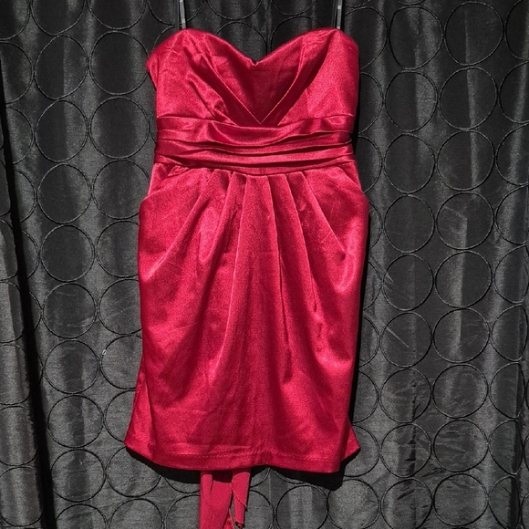 Love Tease Elegant Red Strapless Dress - Picture 1 of 5